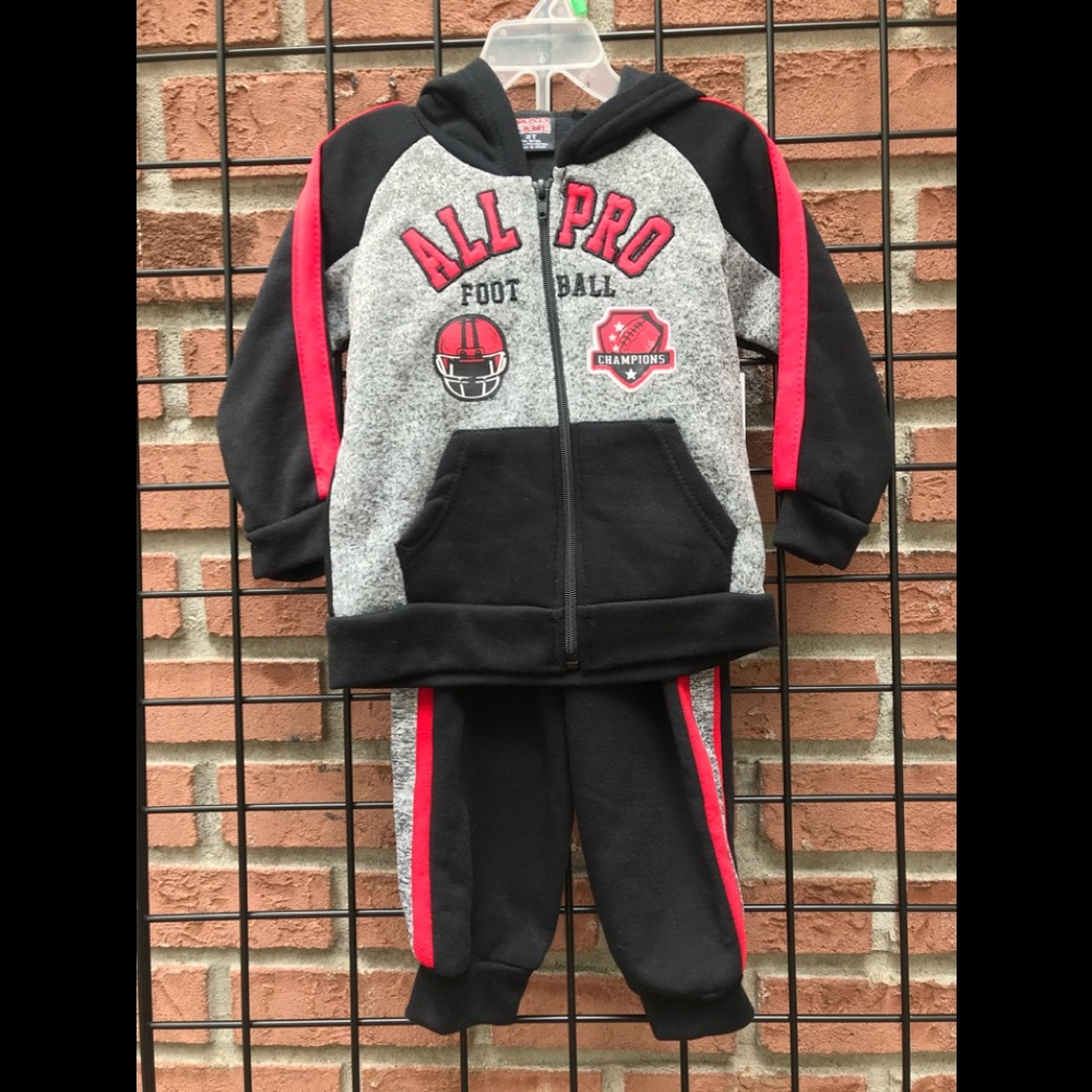 🔥🔥SALE🔥🔥Football Sweatsuit NWT 2T
